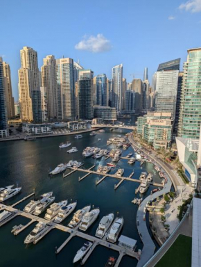 Stunning 2BR Apartment with Full Marina View